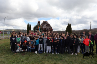 Homenaje a los Gabarreros Fallecidos: Un Legado en Manos de los Escolares